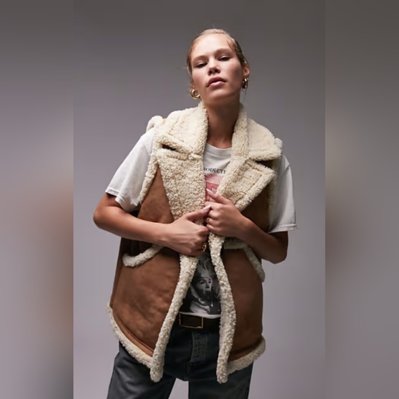 Topshop Jackets & Blazers - 🧸 Top Shop Fur Vest 🧸
